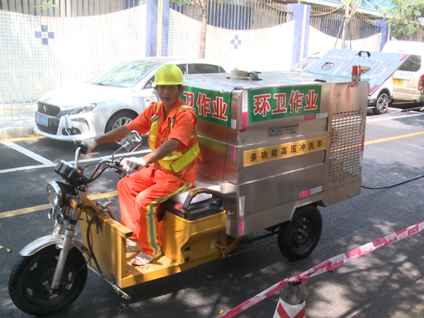 玉龍環(huán)保-小型高壓沖洗車(chē)